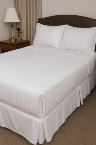 Otel çarşafı Tek kişilik 200x240cm 83 tel çizgili kumaş